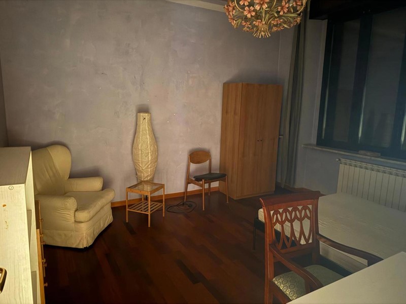 Appartamento in Vendita a Torino, 2'000€, 235 m²