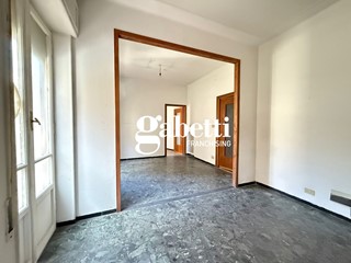 Trilocale in Vendita a Imperia, 150'000€, 71 m²