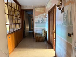 Appartamento in Affitto a Torino, 2'000€, 235 m²