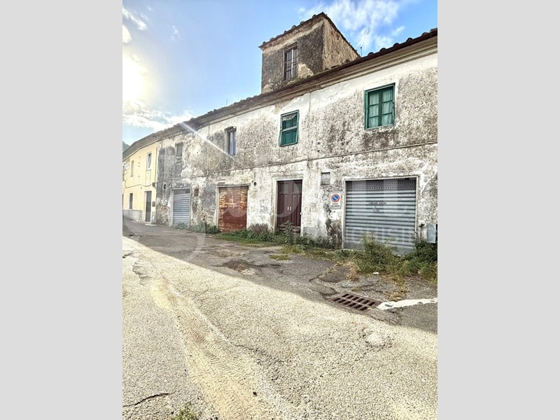 Casa Indipendente in Vendita a Pontedera, 69'000€, 150 m²