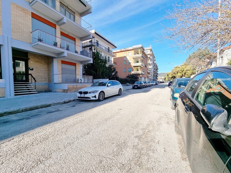 Trilocale in Vendita a Caserta, 150'000€, 60 m²