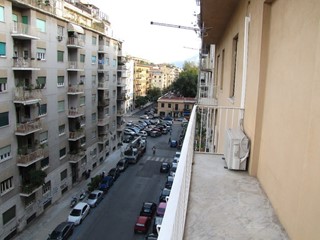 Appartamento in Affitto a Palermo, 1'000€, 185 m²