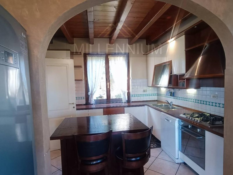 Villa in Vendita a Meina, 850'000€, 250 m², arredato
