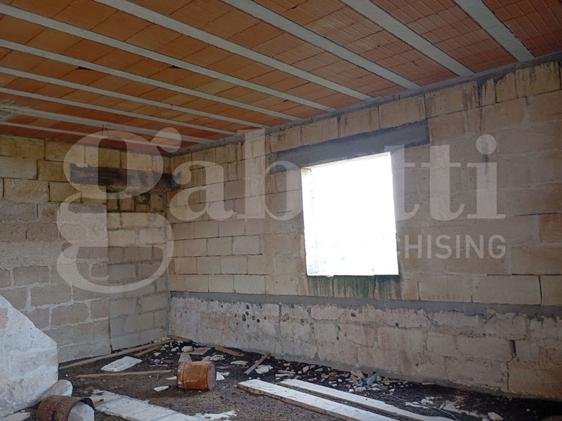 Villa in Vendita a Lizzanello, 145'000€, 138 m²