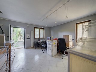 Villa in Vendita a Chieri, 230'000€, 186 m²