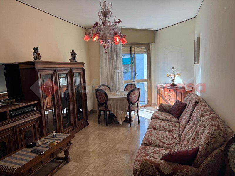Trilocale in Vendita a Cinisello Balsamo, 195'000€, 95 m², arredato