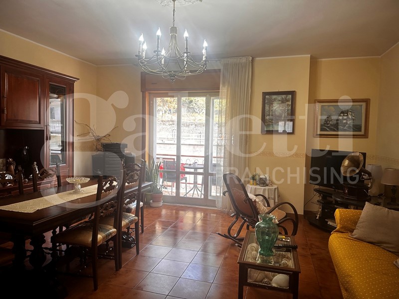 Appartamento in Vendita a Quadrelle, 168'000€, 160 m²