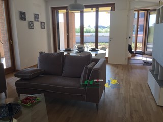 Casa Semi Indipendente in Vendita a Parma, zona Parma Frazioni - Delegazioni, 550'000€, 310 m²