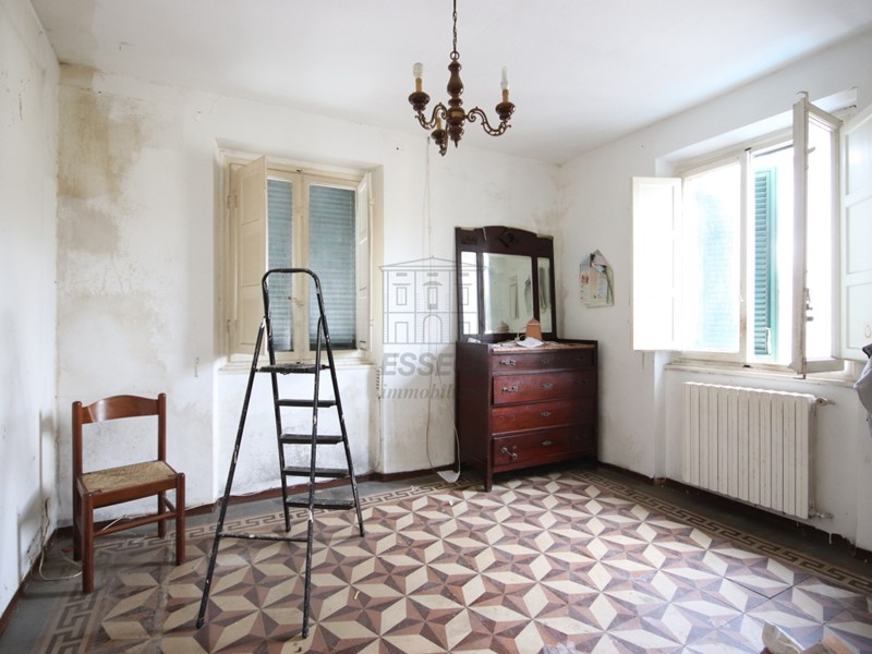 Appartamento in Vendita a Lucca, zona Circonvallazione, 195'000€, 95 m²