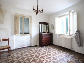 Appartamento in Vendita a Lucca, zona Circonvallazione, 195'000€, 95 m²