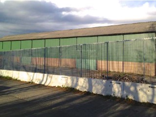 Capannone in Vendita a Arcola, 1000 m²