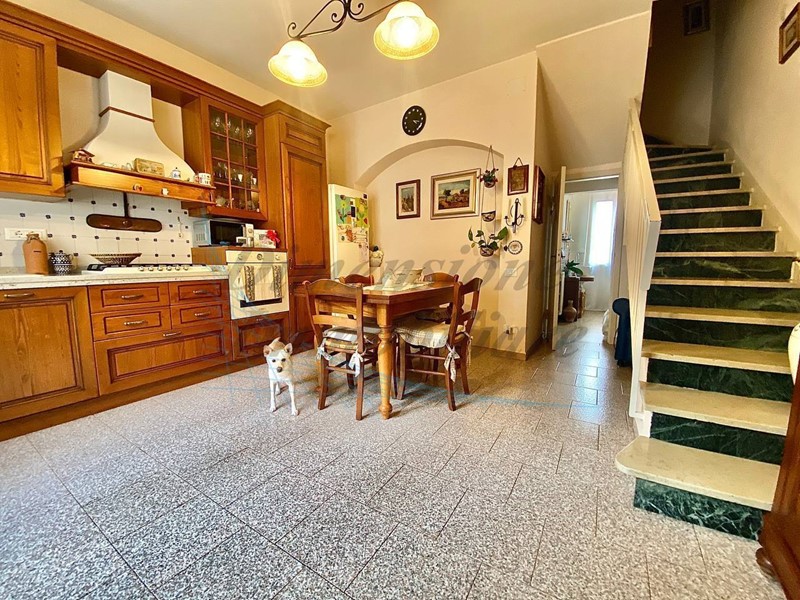 Trilocale in Vendita a Rosignano Marittimo, 145'000€, 70 m²