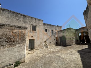 Casa Indipendente in Vendita a Fasano, 630'000€, 525 m², con Box