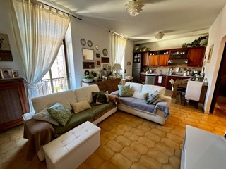 Quadrilocale in Vendita a Sanremo, 235'000&euro;, 95 m²
