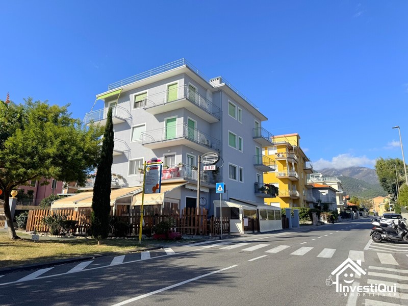 Trilocale in Vendita a Loano, 269'000€, 65 m², arredato