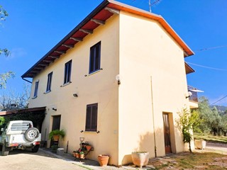 Casa Indipendente in Vendita a Alviano, 118'000&euro;, 113 m²