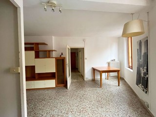 Trilocale in Vendita a Bologna, zona Centro, 900€, 80 m², arredato