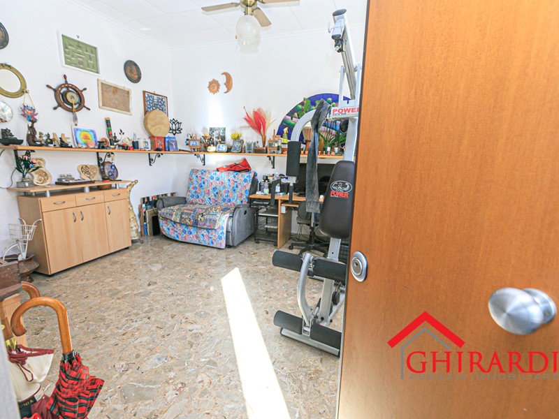 Casa Indipendente in Vendita a Genova, zona Rivarolo, 385'000€, 300 m²