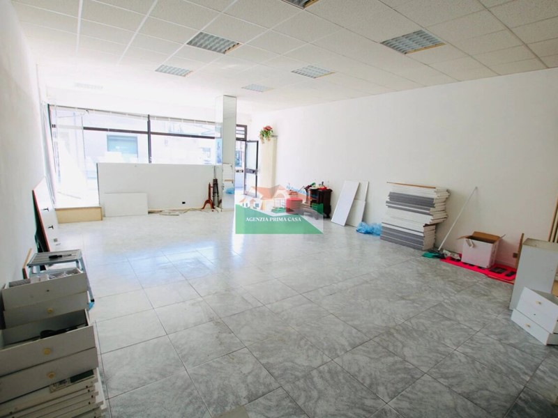 Immobile commerciale in Affitto a Ravenna, 600€, 65 m²