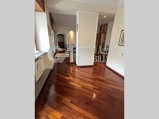 Appartamento in Vendita a Roma, 380'000€, 150 m²