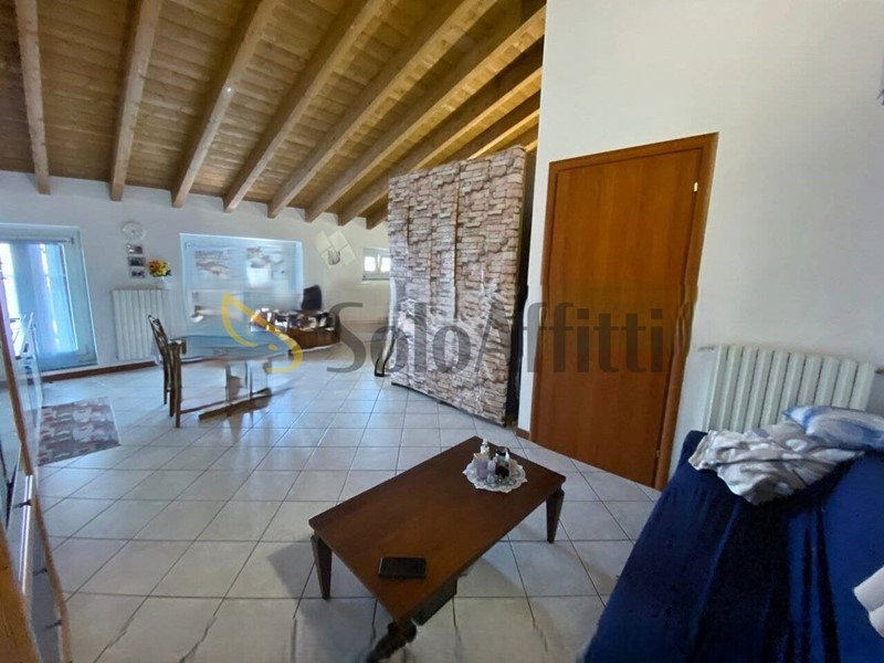 Monolocale in Affitto a Zelo Buon Persico, 700€, 50 m², arredato