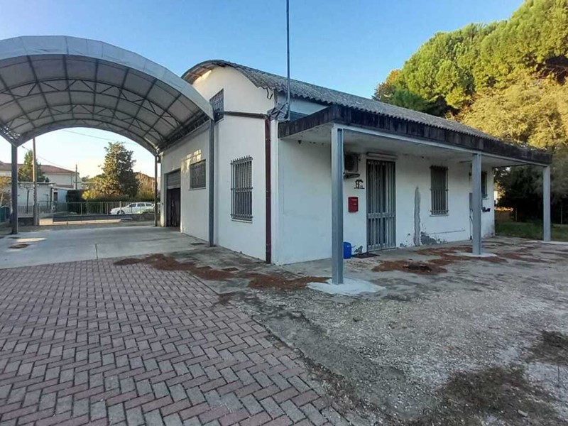 Capannone in Vendita a Rimini, 295'000€, 113 m²