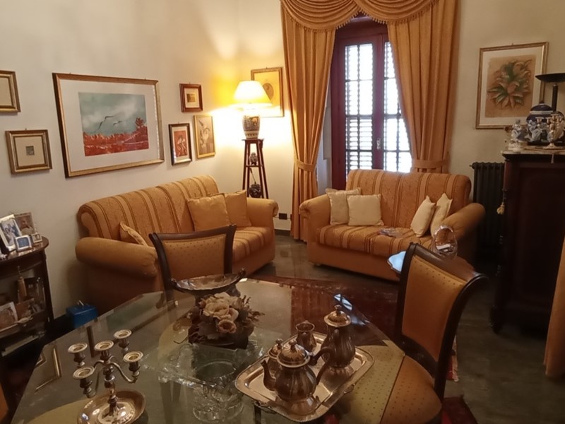 Casa Indipendente in Vendita a Ragusa, 270'000&euro;, 200 m²