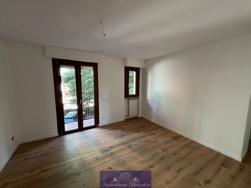 Quadrilocale in Vendita a Firenze, zona Settignano, 720'000€, 135 m², con Box