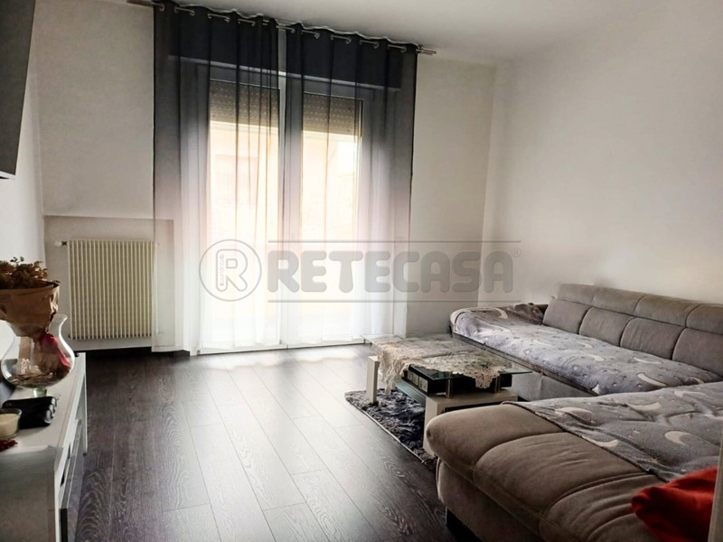 Appartamento in Vendita a Gazzo, 150'000€, 80 m², arredato, con Box