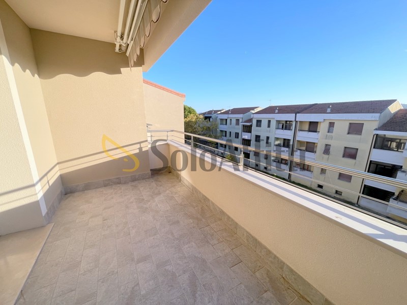 Appartamento in Affitto a Osimo, zona San Biagio - Aspio, 800€, 111 m², con Box