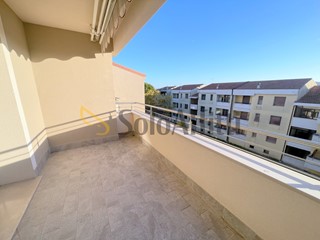 Appartamento in Affitto a Osimo, zona San Biagio - Aspio, 800€, 111 m², con Box