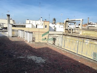 Quadrilocale in Vendita a Rutigliano, zona zona ex pretura, 65'000€, 94 m²