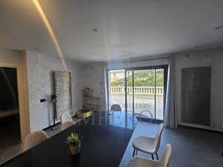 Casa Indipendente in Vendita a Ventimiglia, zona Latte, 1'500'000€, 270 m²