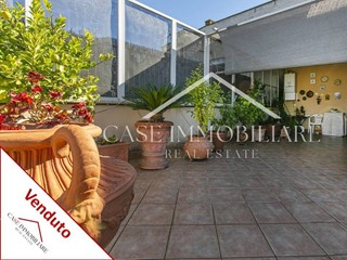 Trilocale in Vendita a Roma, 249'000&euro;, 140 m²