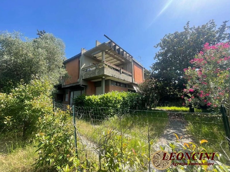 Appartamento in Vendita a Carrara, 107'783€, 230 m²