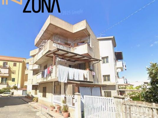Quadrilocale in Vendita a Gioia Tauro, 30'100€, 129 m²