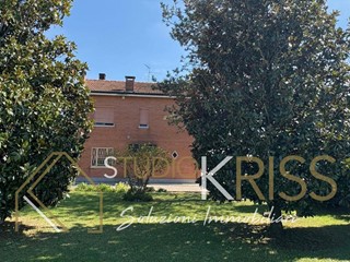 Casa Indipendente in Vendita a Ferrara, 500'000&euro;, 232 m²