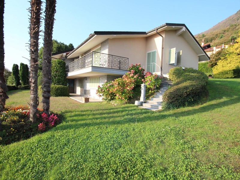 Villa in Vendita a Ghiffa, 1'300'000€, 400 m²