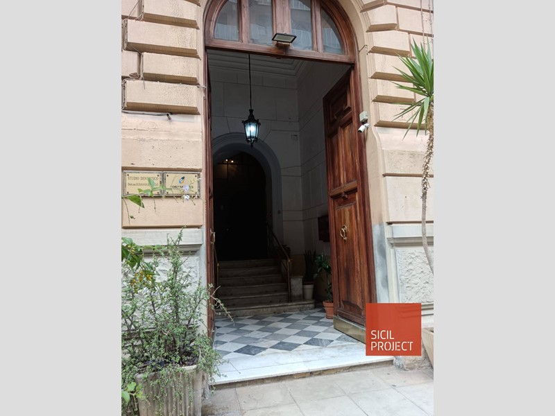 Capannone in Affitto a Palermo, 850€, 70 m²