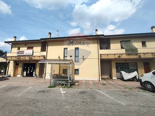 Casa Semi Indipendente in Vendita a Ferrara, 386 m²