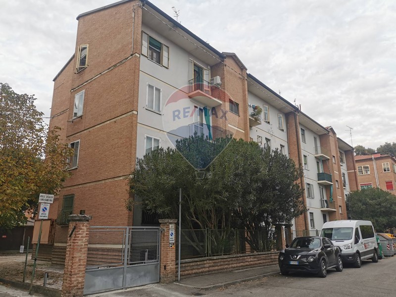 Quadrilocale in Vendita a Ferrara, 125'000€, 85 m²