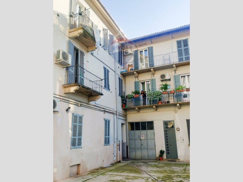 Bilocale in Vendita a Pavia, 149'000&euro;, 73 m²
