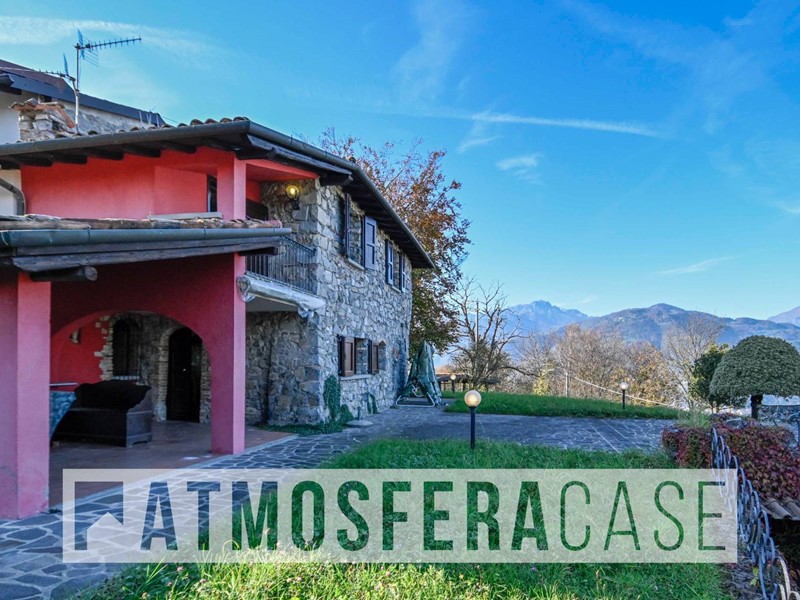 Casa Indipendente in Vendita a Leffe, 200'000€, 155 m²
