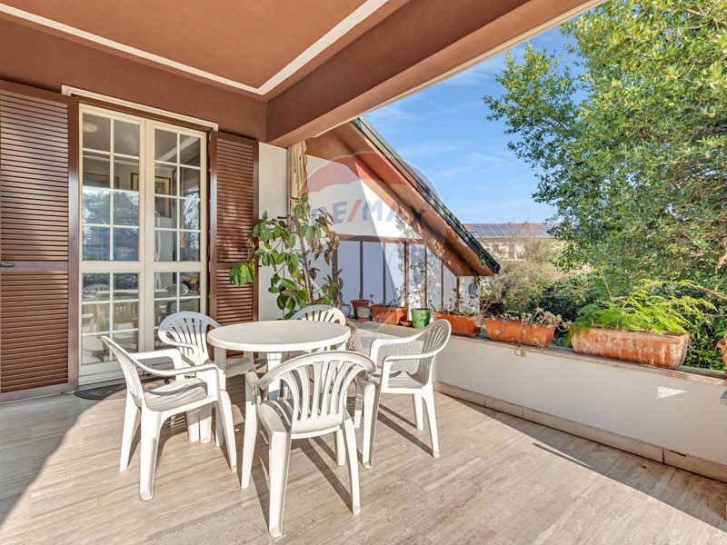 Villa in Vendita a Rodano, 630'000€, 216 m²