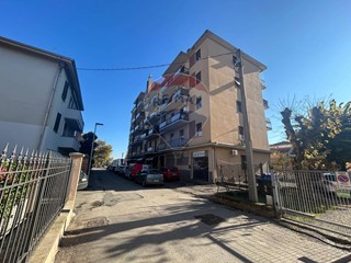 Immobile commerciale in Vendita a Parma, 72'000€, 42 m²