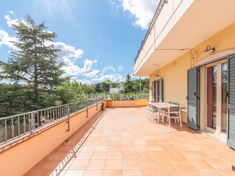 Villa in Vendita a Corato, 638'000€, 736 m²