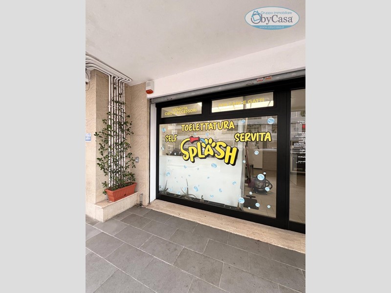 Immobile commerciale in Vendita a Roma, 40'000€, 61 m²