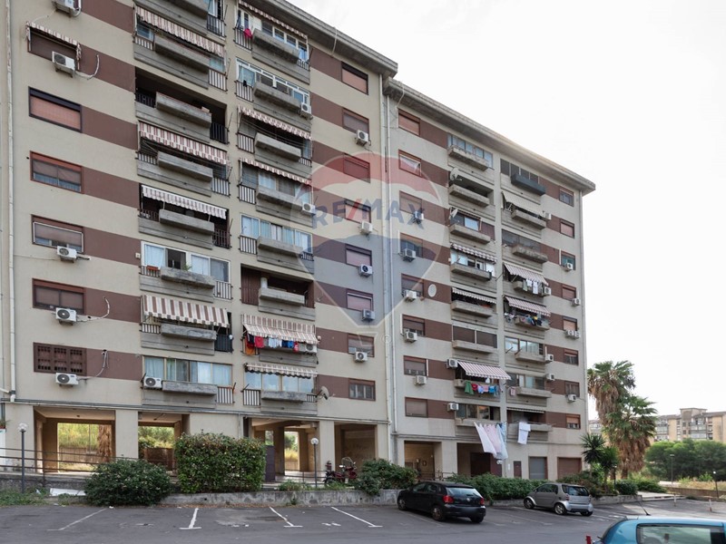 Quadrilocale in Vendita a Catania, 79'000&euro;, 95 m²