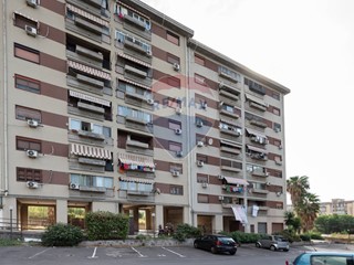 Quadrilocale in Vendita a Catania, 79'000&euro;, 95 m²