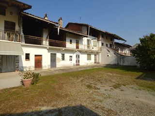 Casa Indipendente in Vendita a San Giorgio Canavese, 55'000€, 140 m²